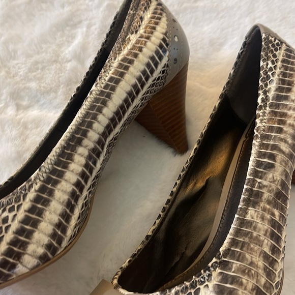 B Makowsky Heels - Picture 11 of 13